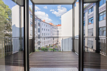 Industrial charm meets modern living: Loft with balcony in sought-after location near Südstern, 10961 Berlin, Loft/Studio/Atelier